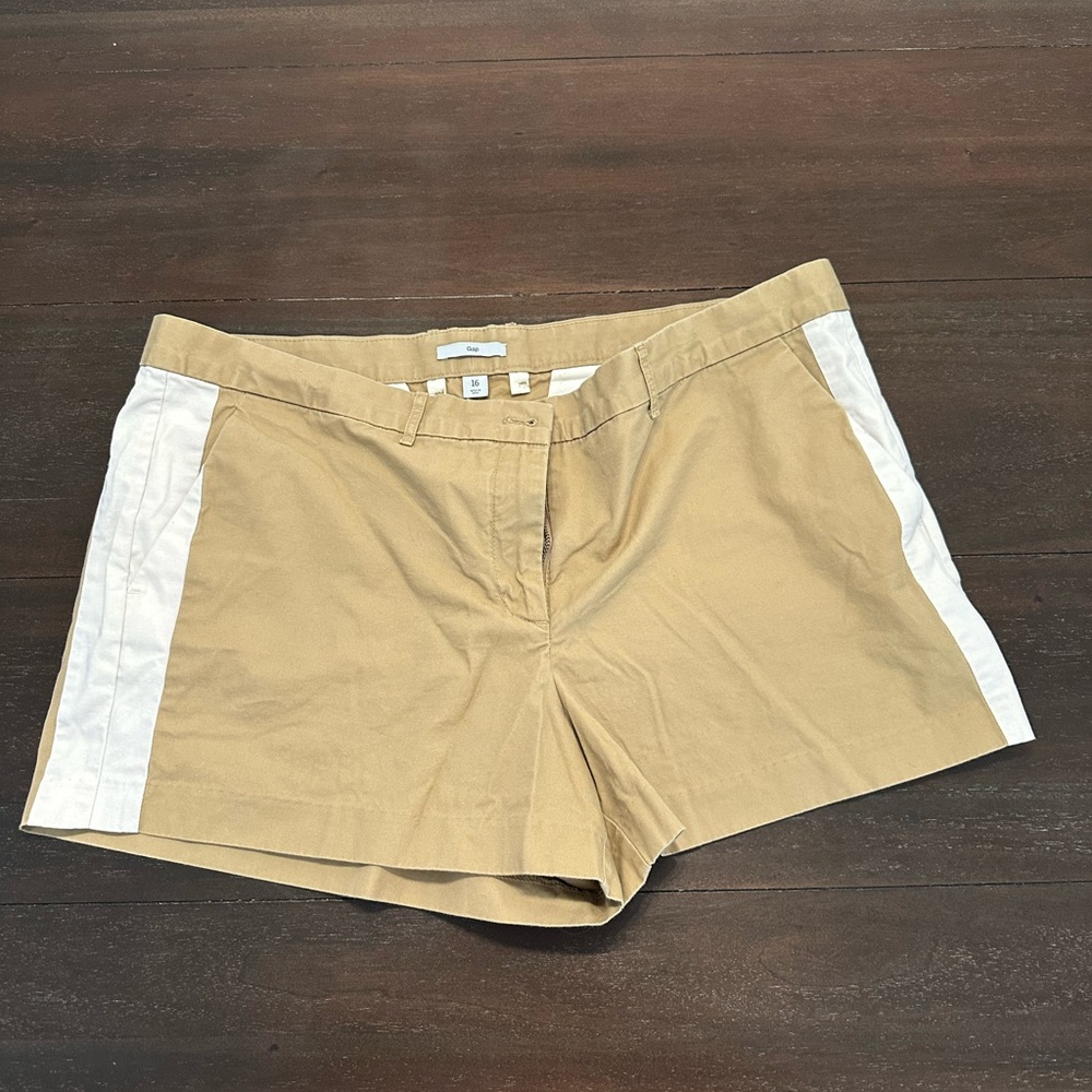 GAP Short Shorts Khaki Tan/Cream Size 16